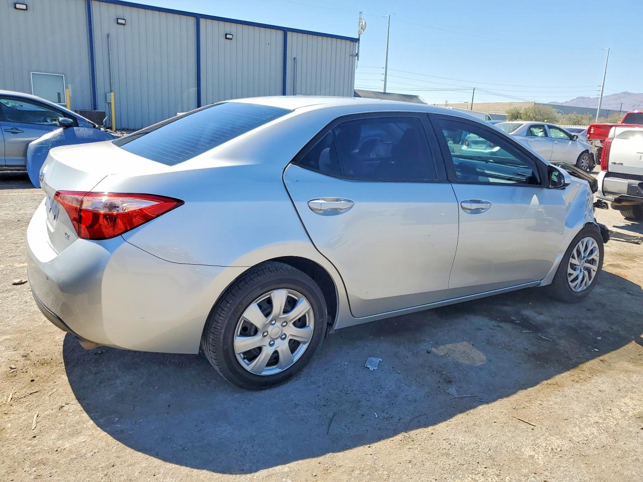 2017 TOYOTA COROLLA LE photo 7