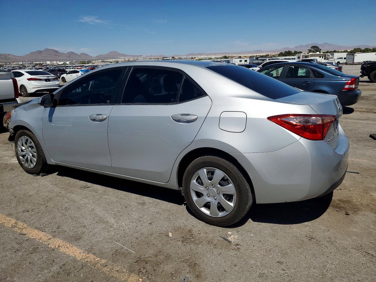 2017 TOYOTA COROLLA LE photo 4