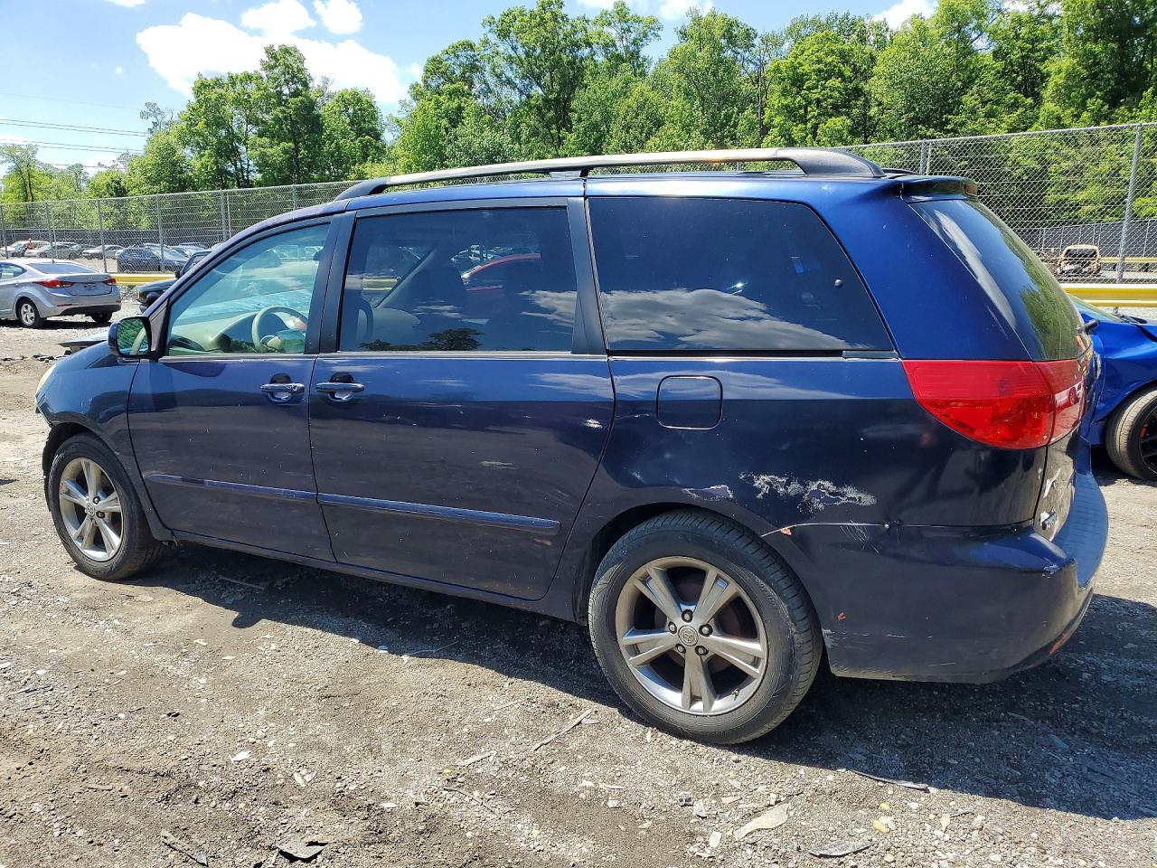 2007 TOYOTA SIENNA photo 4