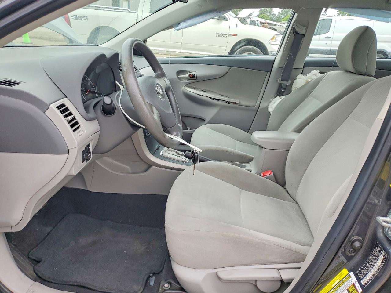 2010 TOYOTA COROLLA LE photo 13