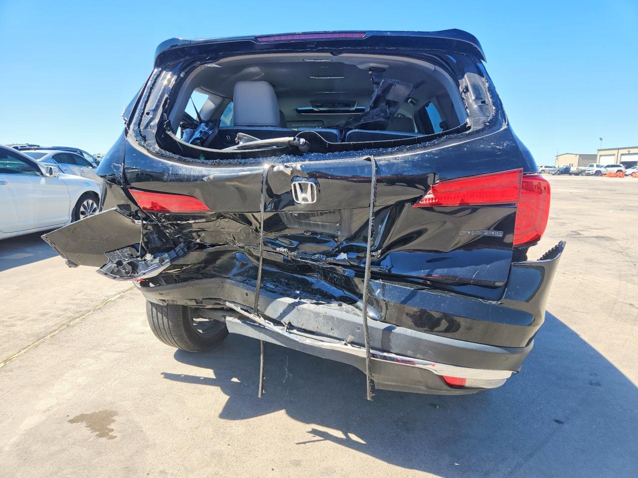 2016 HONDA PILOT TOURING photo 6