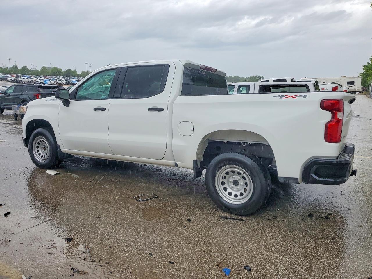2024 CHEVROLET SILVERADO K1500 photo 2