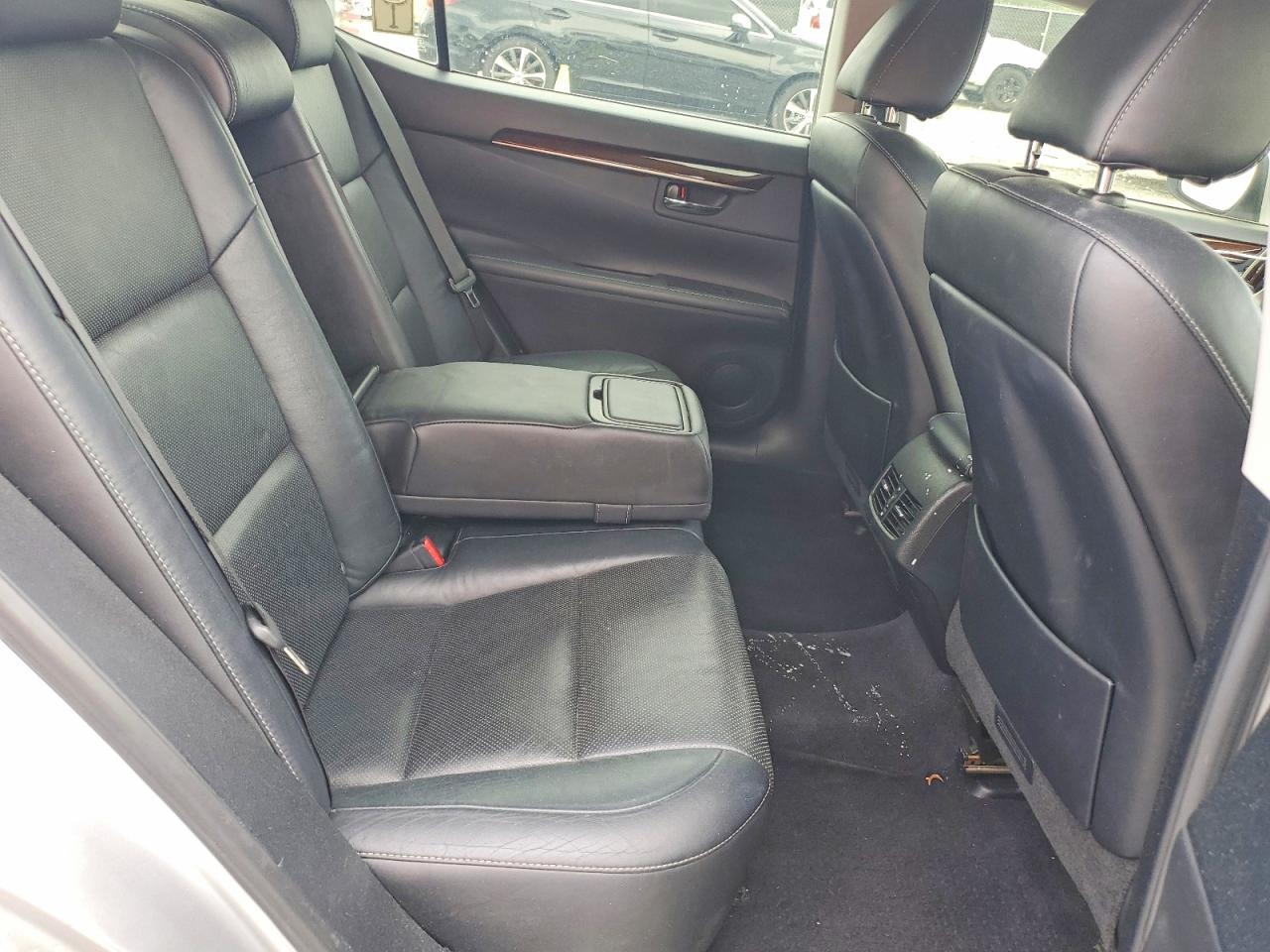 2013 LEXUS ES 350 photo 19