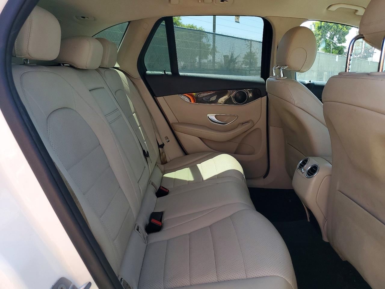 2017 MERCEDES-BENZ GLC 300 photo 11