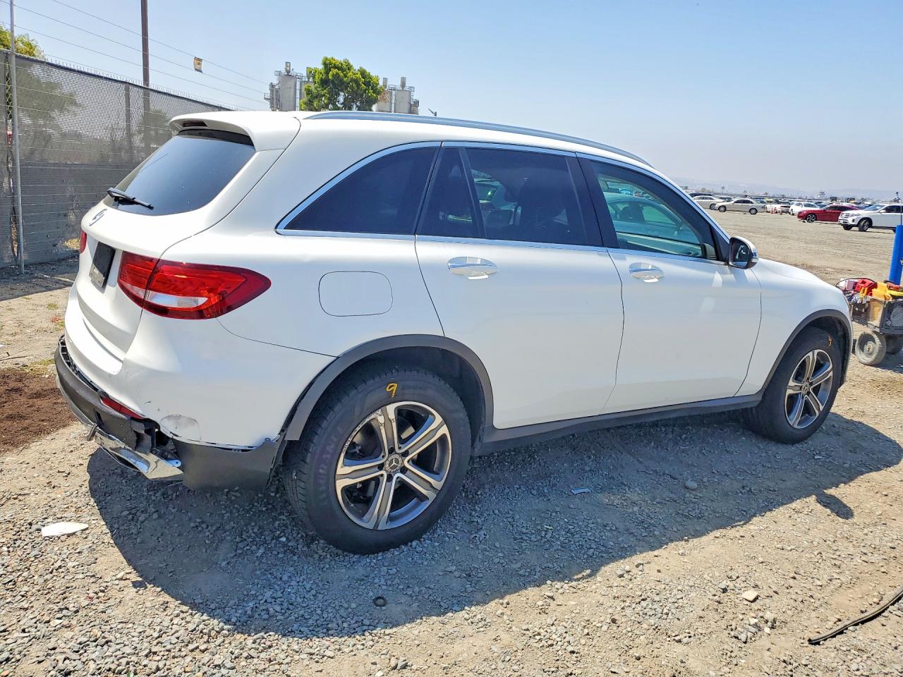 2017 MERCEDES-BENZ GLC 300 photo 3