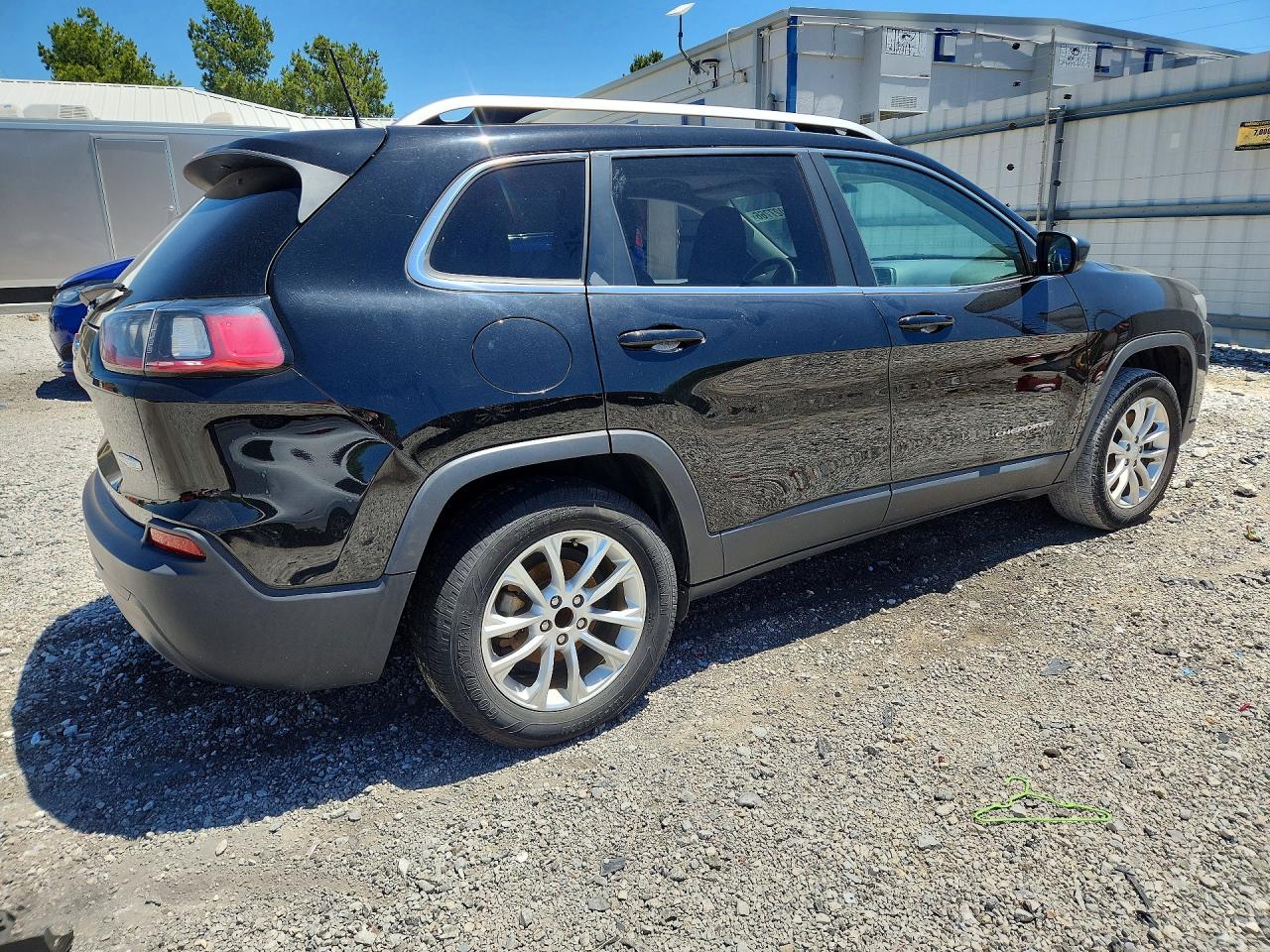 2019 JEEP CHEROKEE LATITUDE photo 3