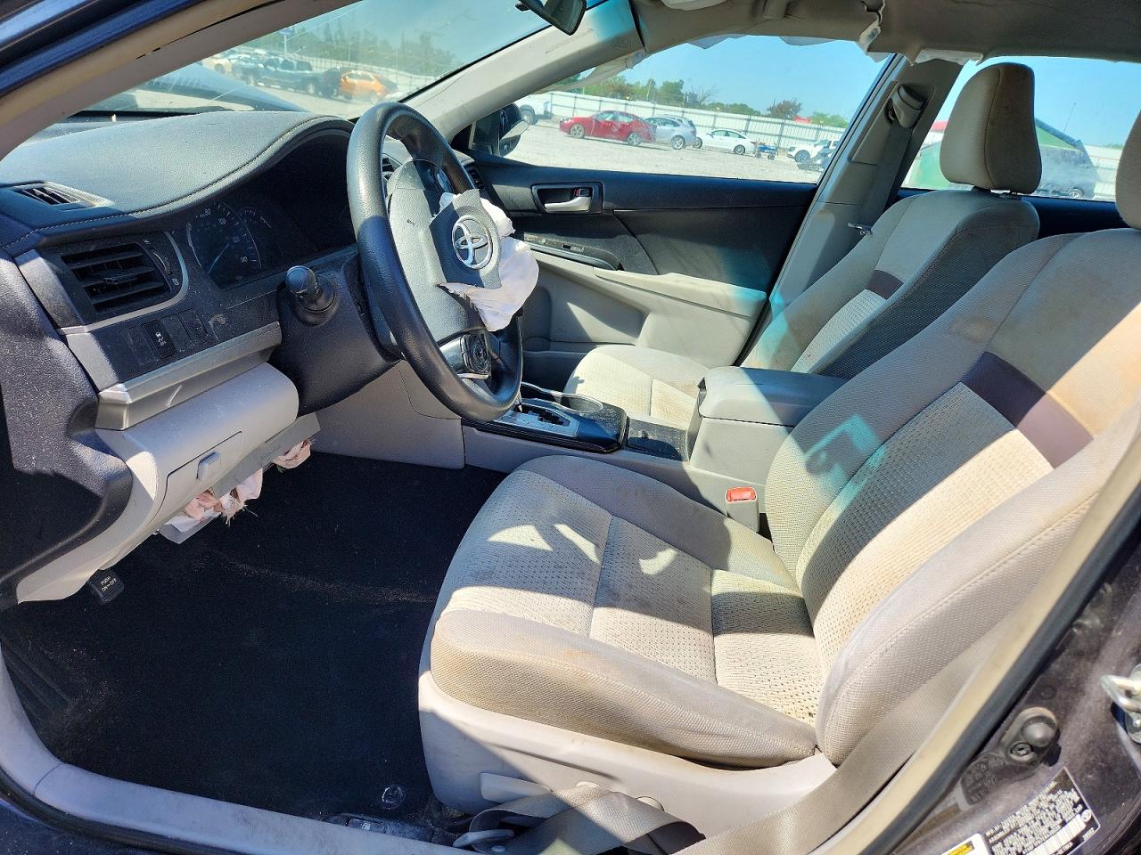 2014 TOYOTA CAMRY LE photo 7