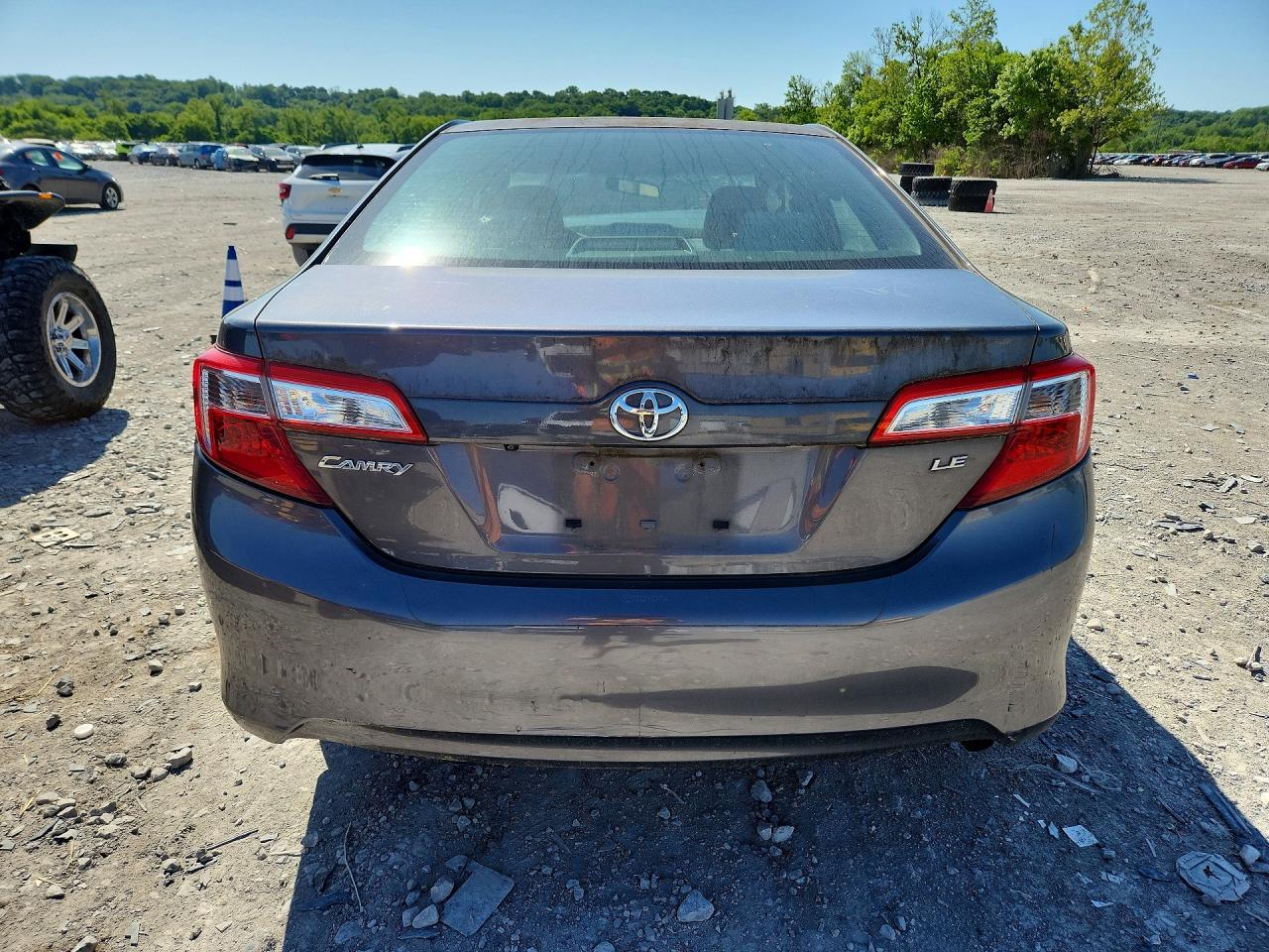 2014 TOYOTA CAMRY LE photo 6