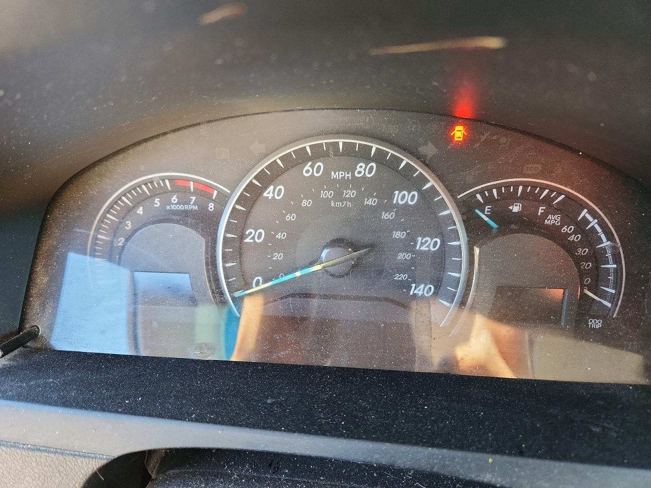 2014 TOYOTA CAMRY LE photo 9
