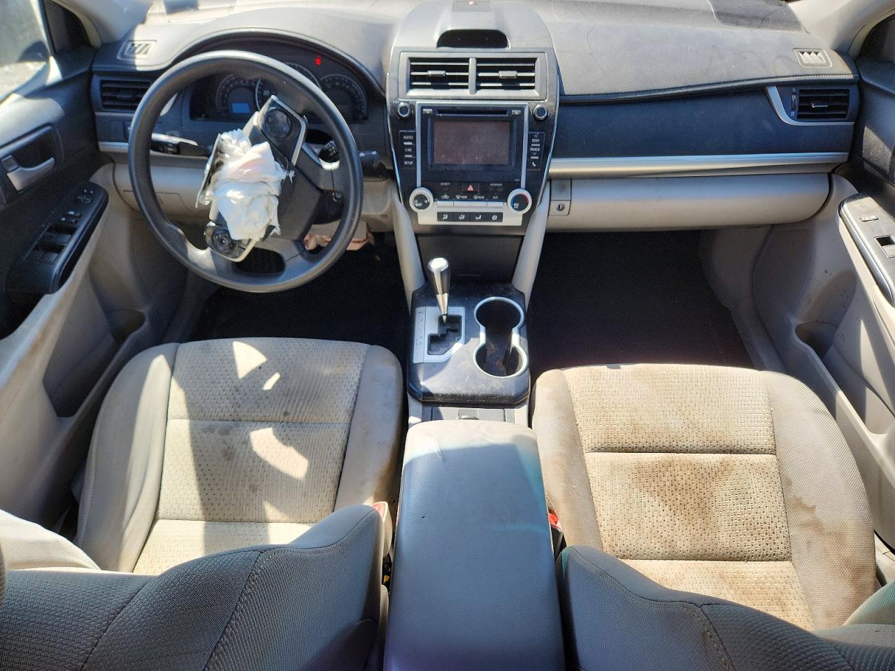 2014 TOYOTA CAMRY LE photo 8