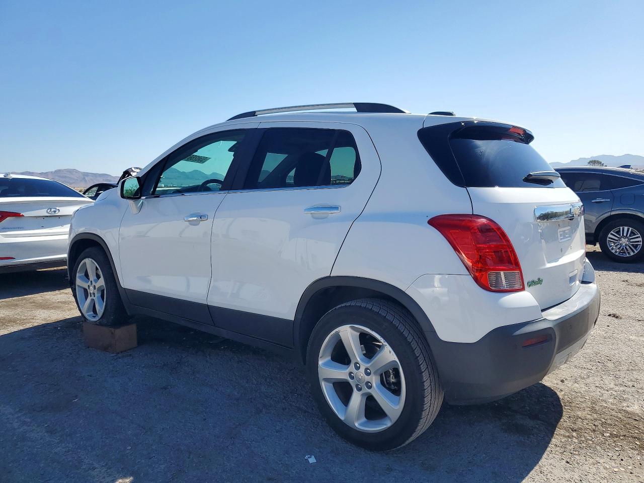 2015 CHEVROLET TRAX LTZ photo 3