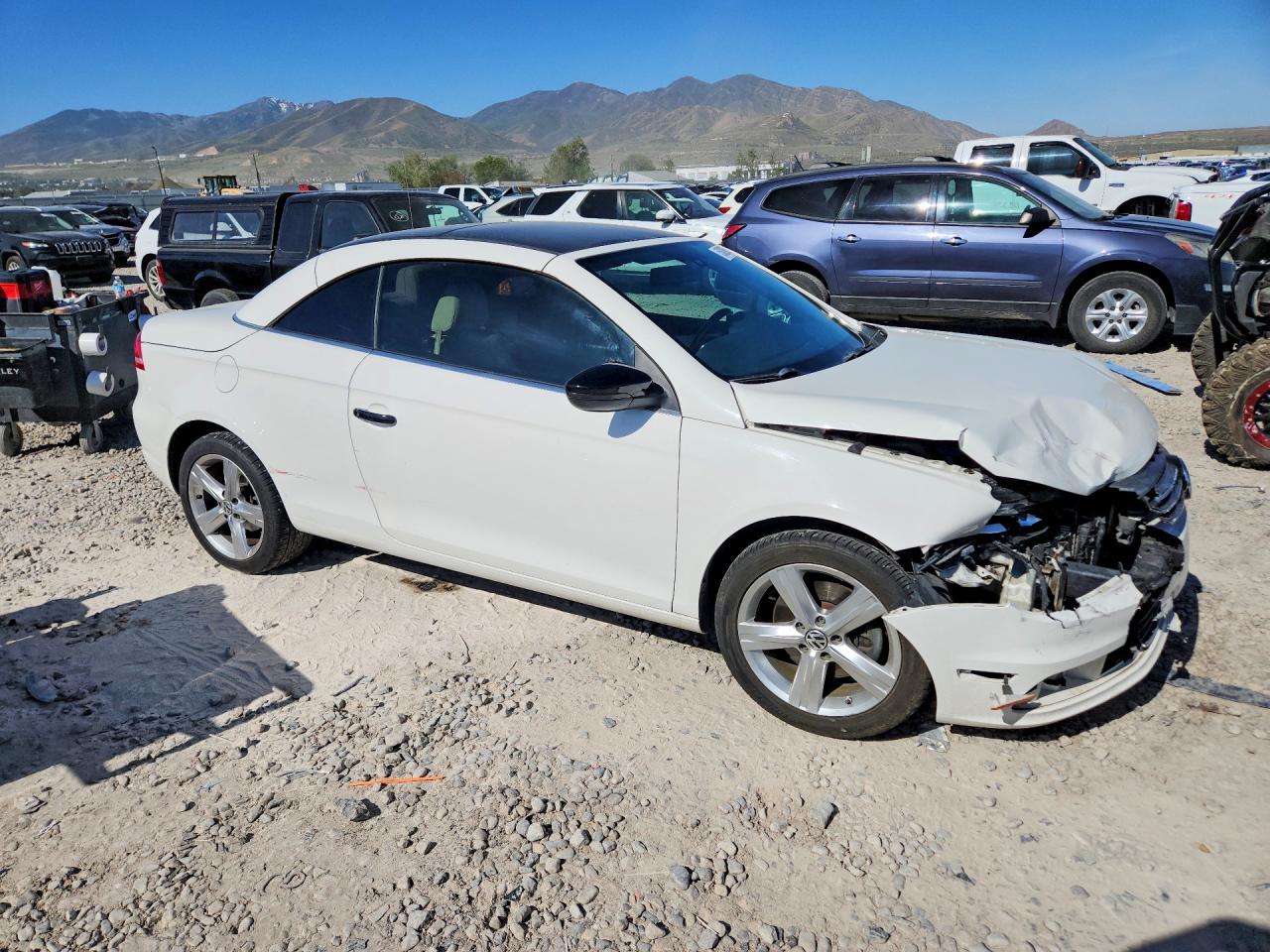 2012 VOLKSWAGEN EOS LUX photo 7