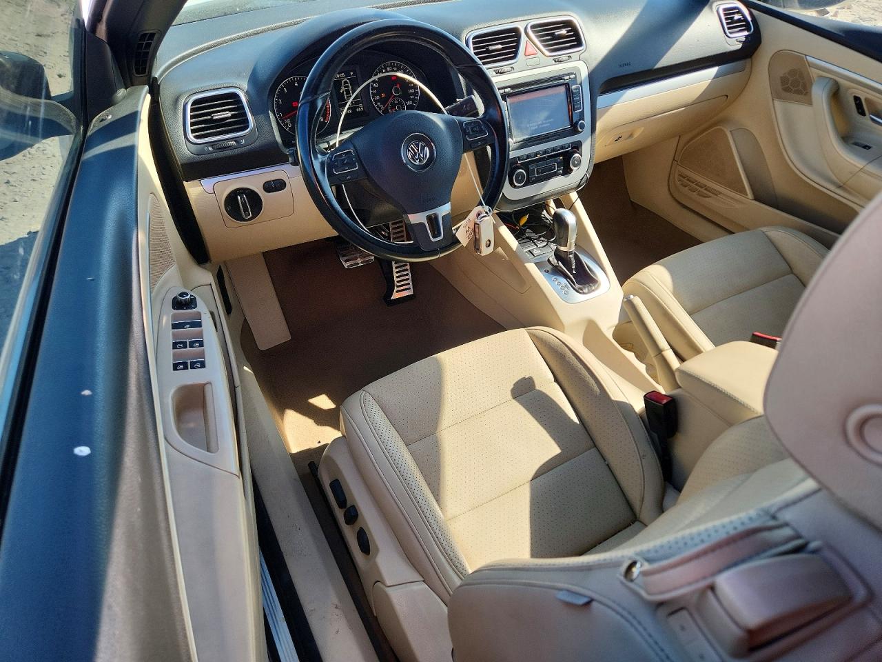 2012 VOLKSWAGEN EOS LUX photo 15