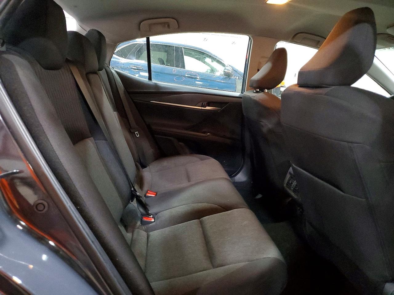 2025 TOYOTA CAMRY LE photo 19