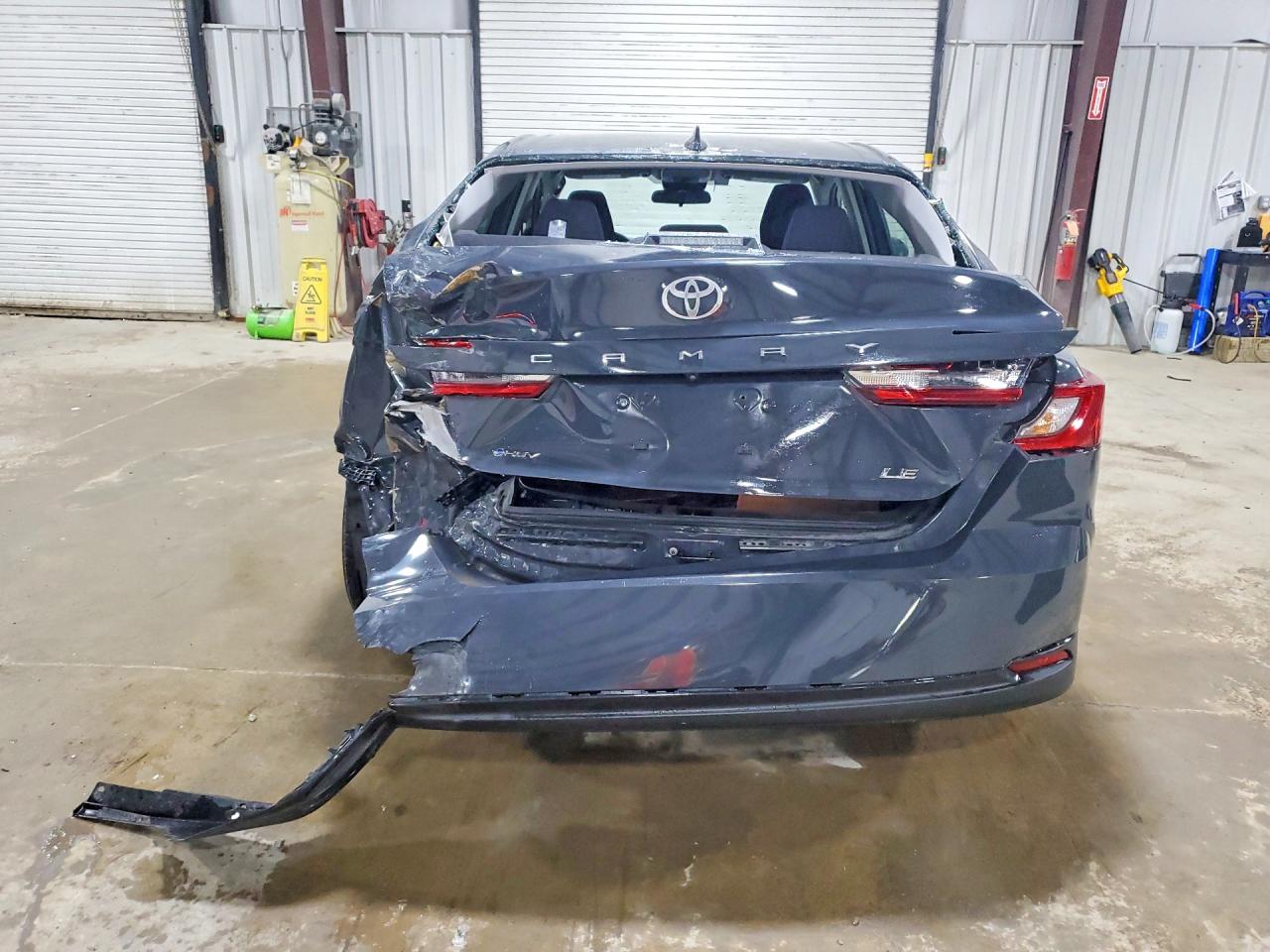 2025 TOYOTA CAMRY LE photo 11