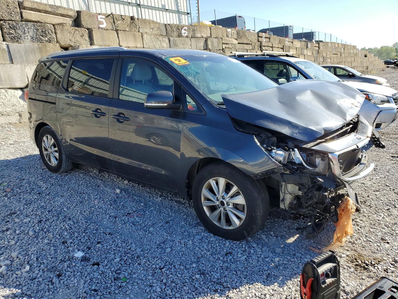 2016 KIA SEDONA LX photo 4