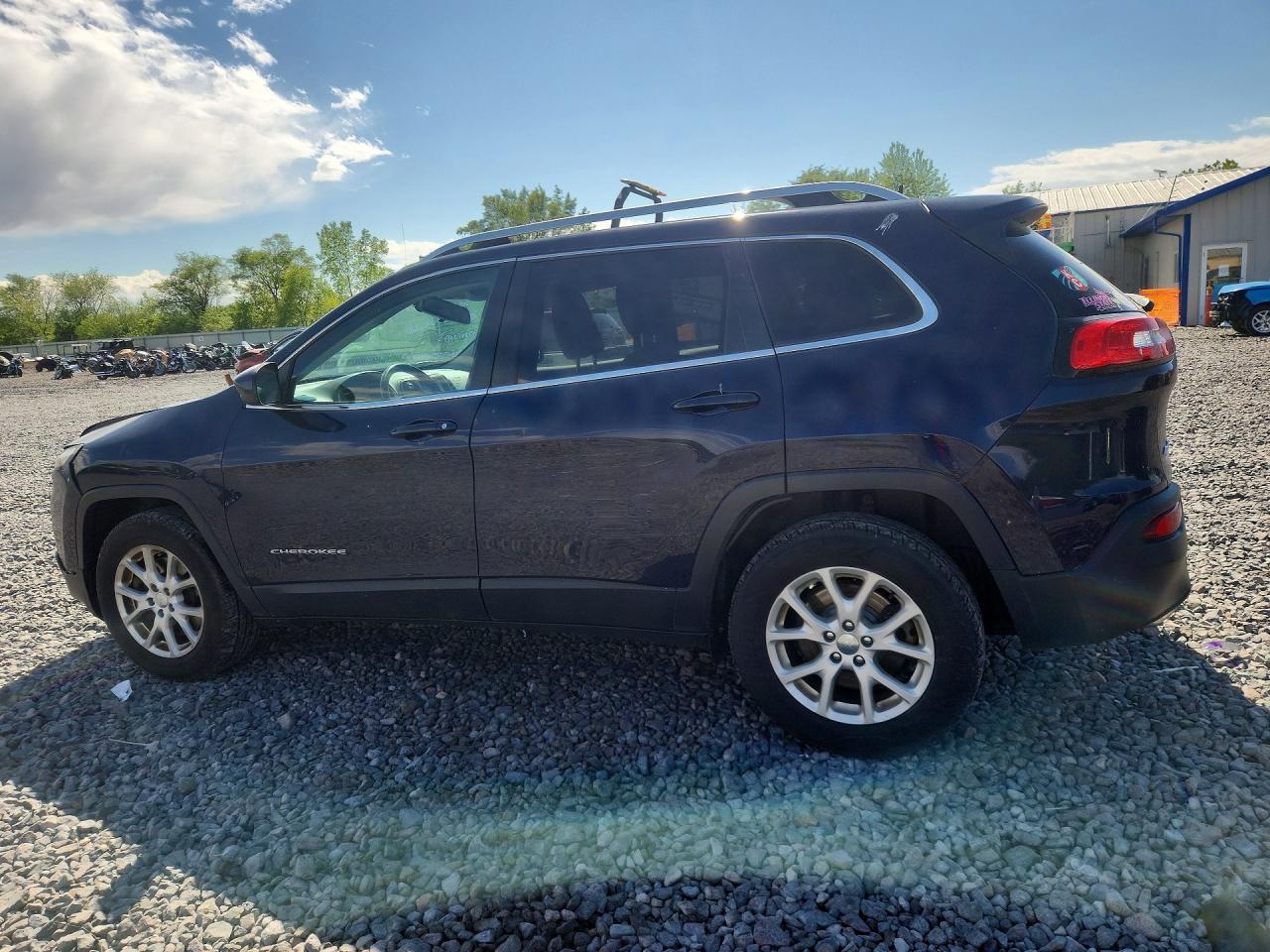 2016 JEEP CHEROKEE LATITUDE photo 3