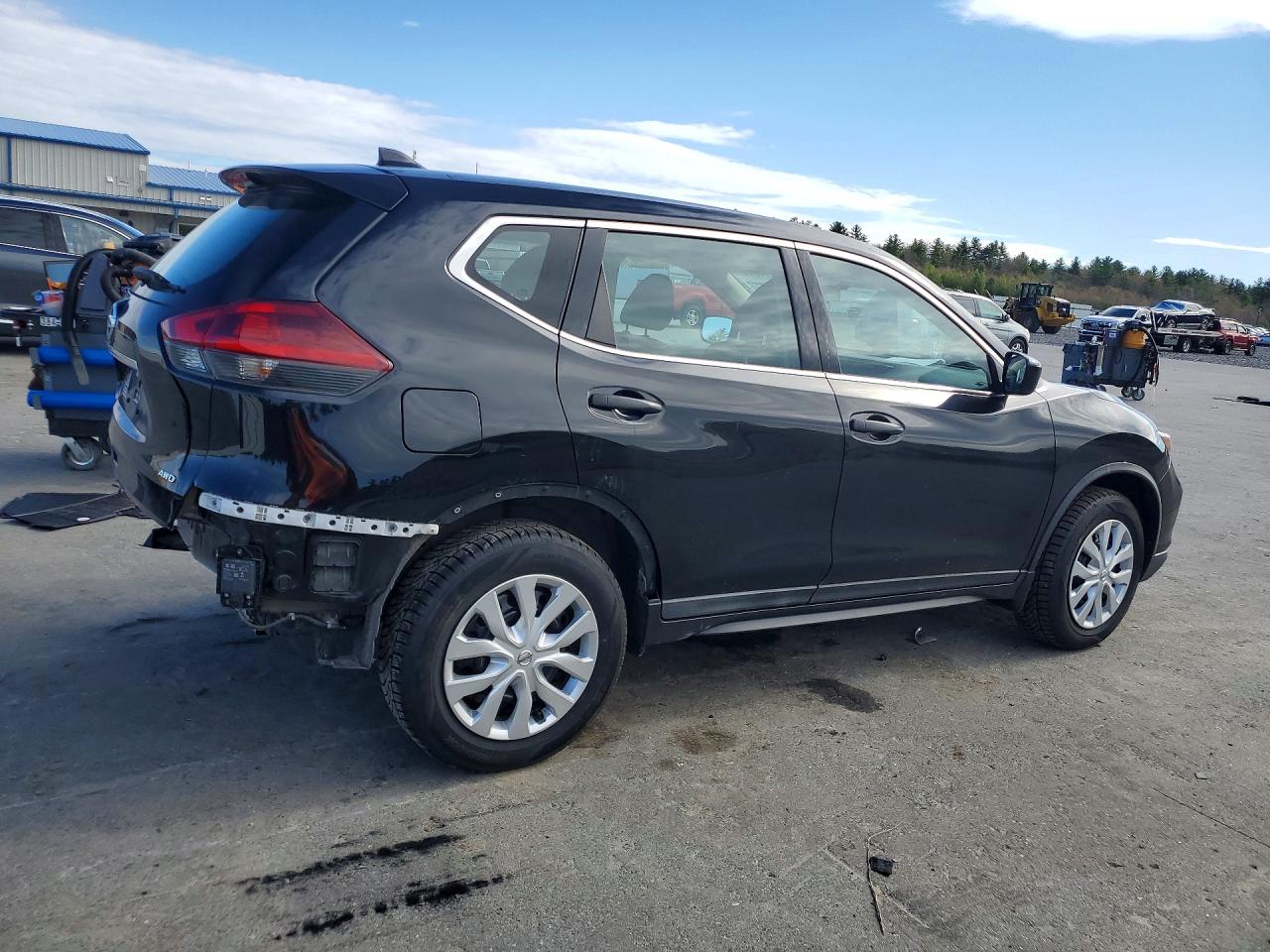 2018 NISSAN ROGUE S photo 3