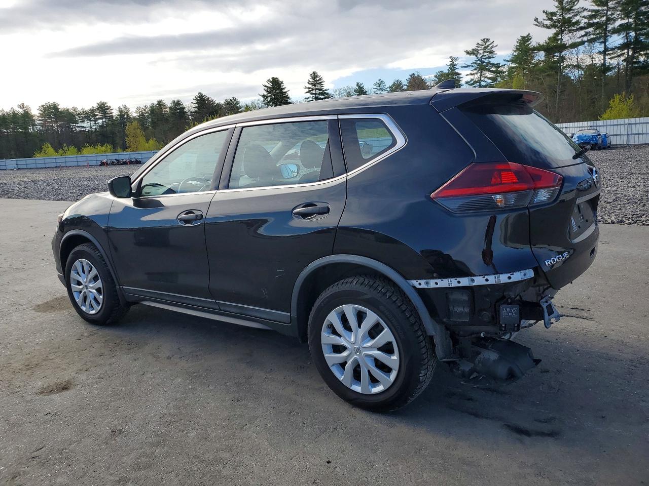 2018 NISSAN ROGUE S photo 2