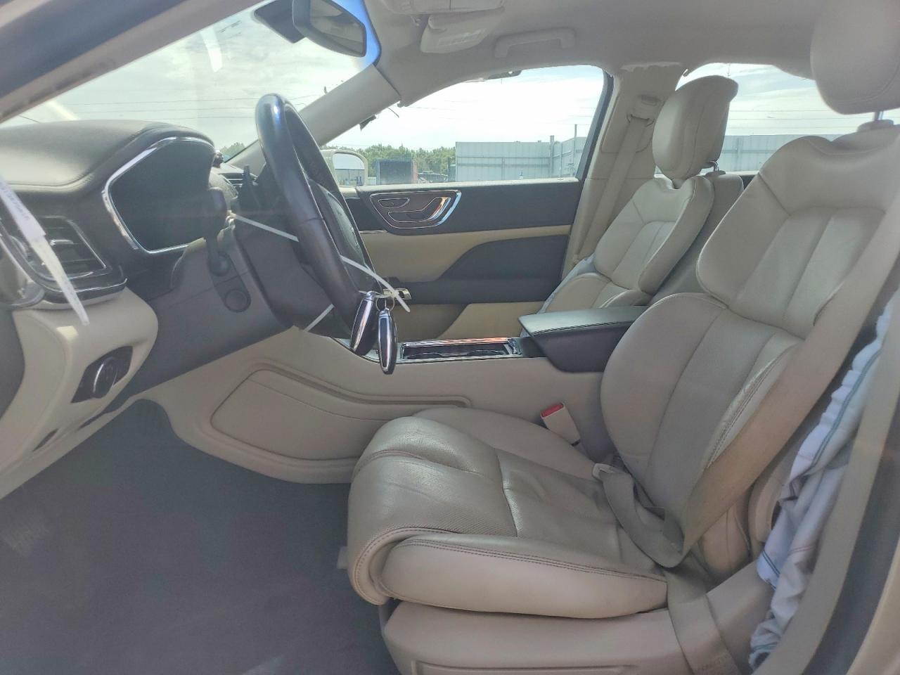 2017 LINCOLN CONTINENTAL SELECT photo 7