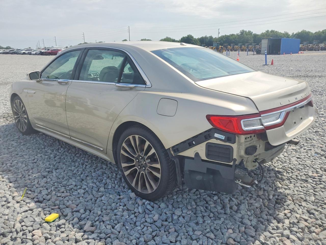 2017 LINCOLN CONTINENTAL SELECT photo 2