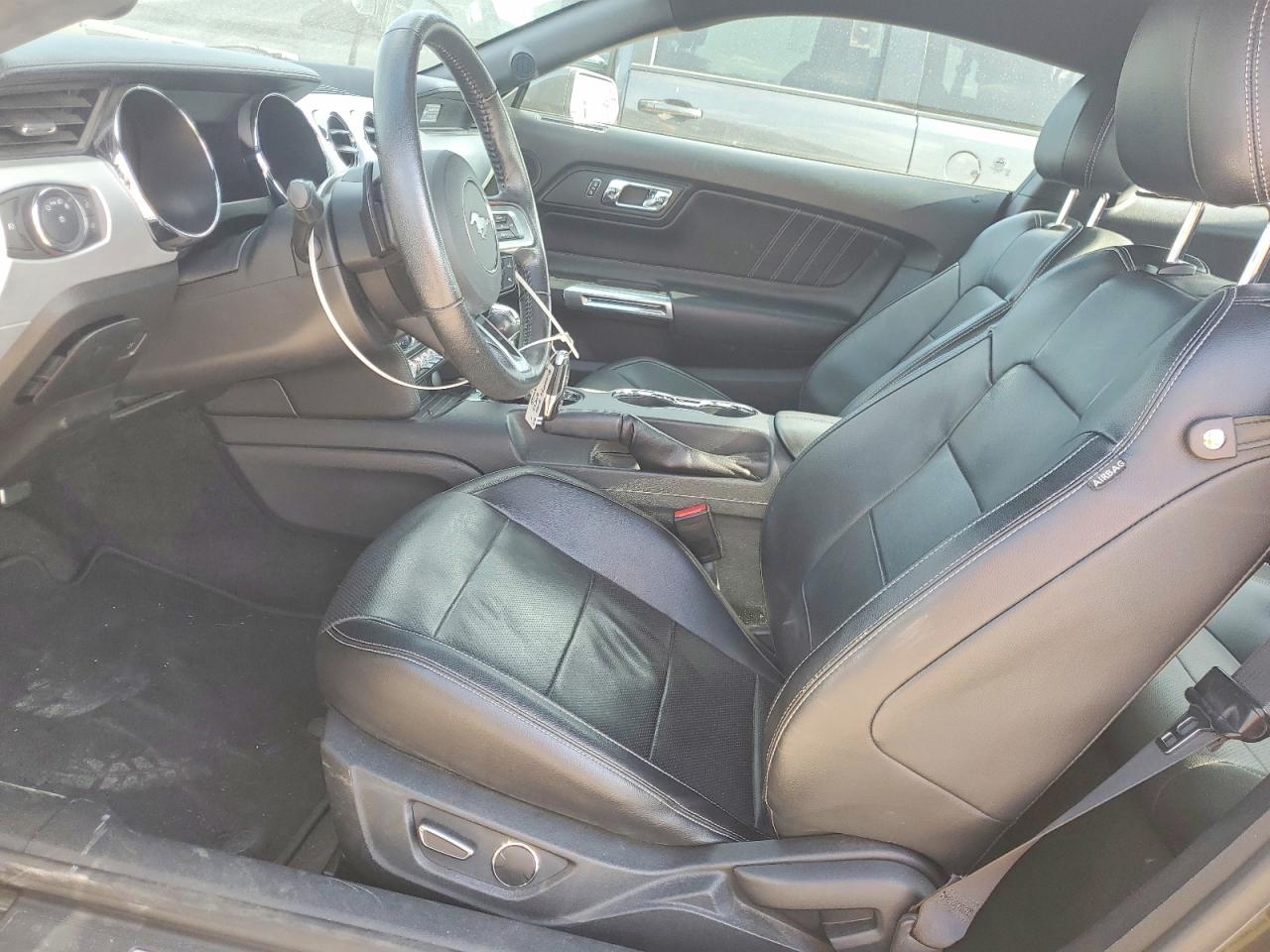 2015 FORD MUSTANG photo 13