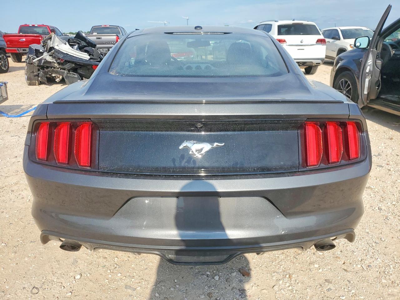 2015 FORD MUSTANG photo 11