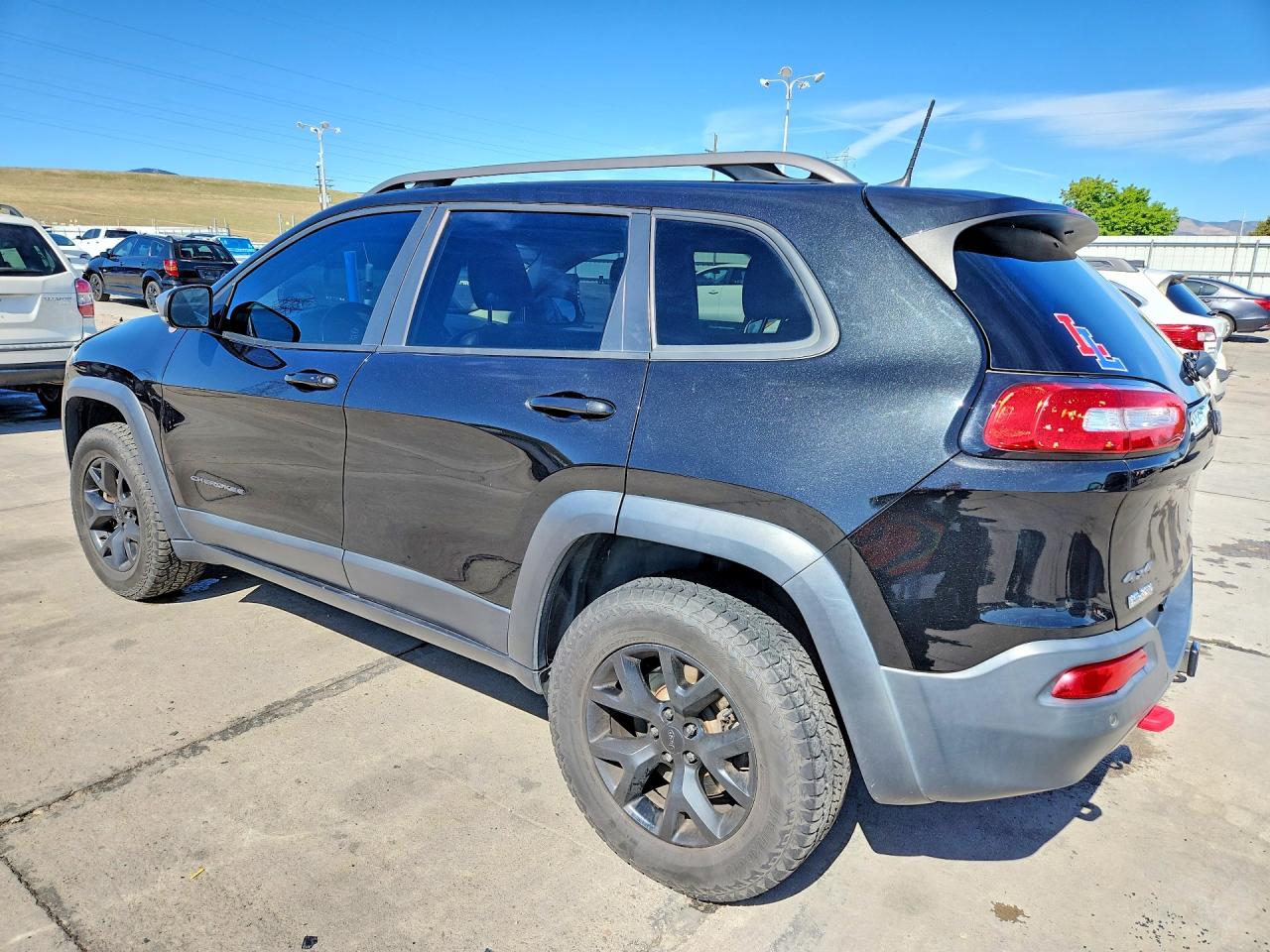 2016 JEEP CHEROKEE TRAILHAWK photo 3