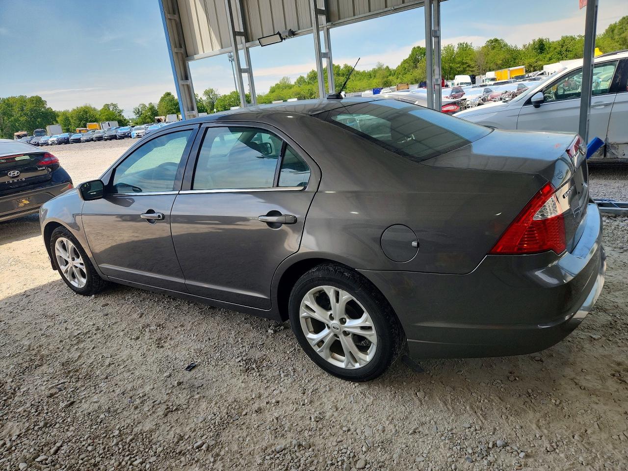 2012 FORD FUSION SE photo 2