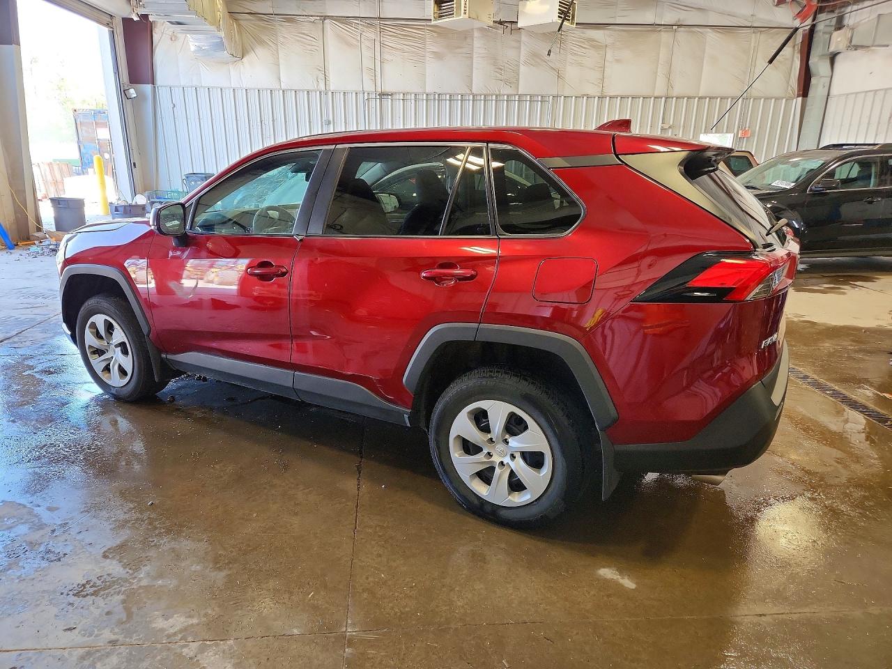 2022 TOYOTA RAV4 LE photo 3