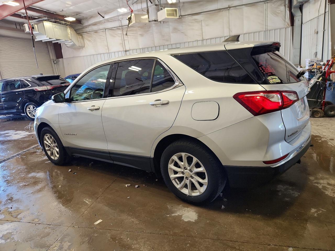 2019 CHEVROLET EQUINOX LT photo 4