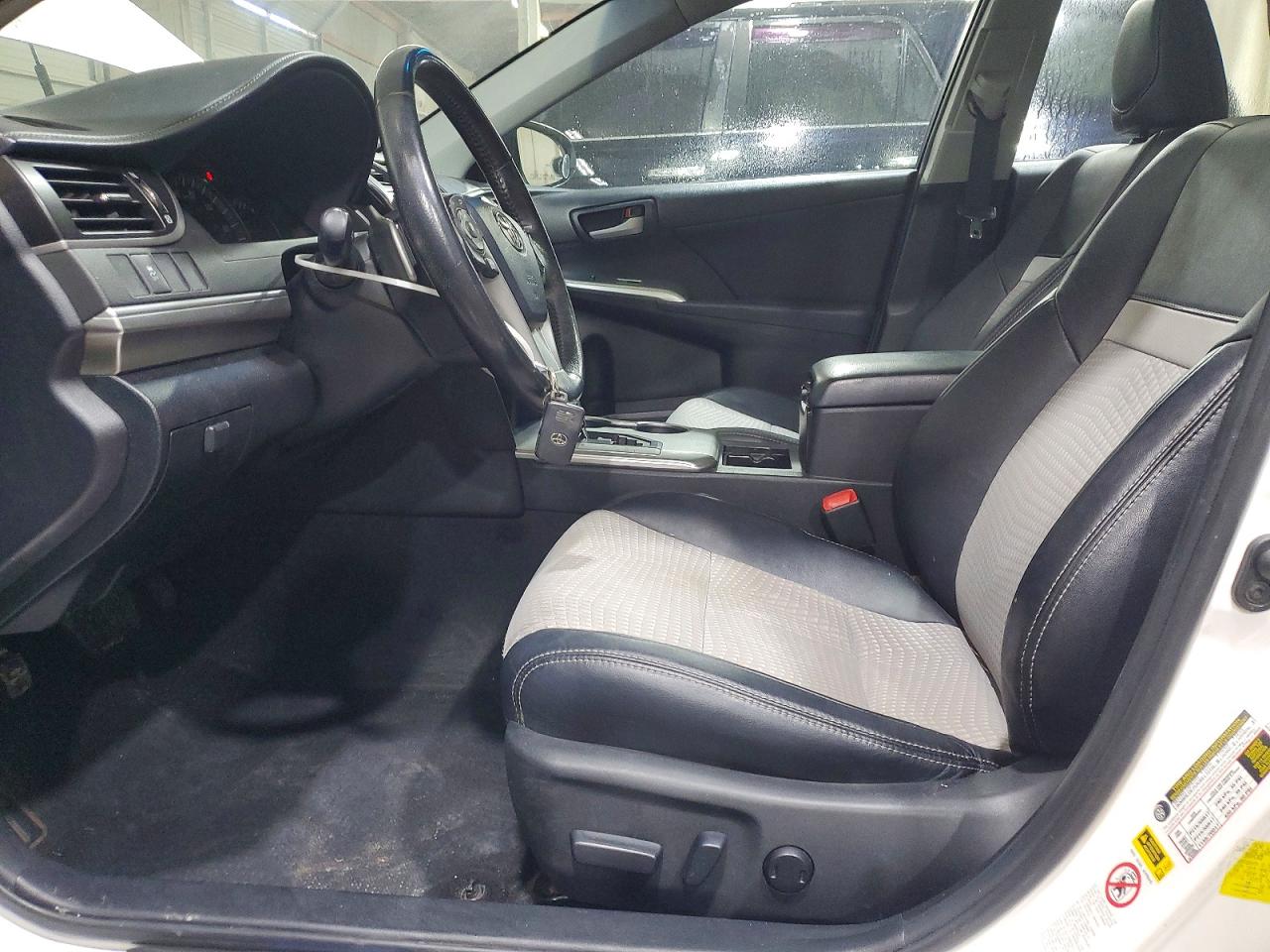 2013 TOYOTA CAMRY SE photo 7