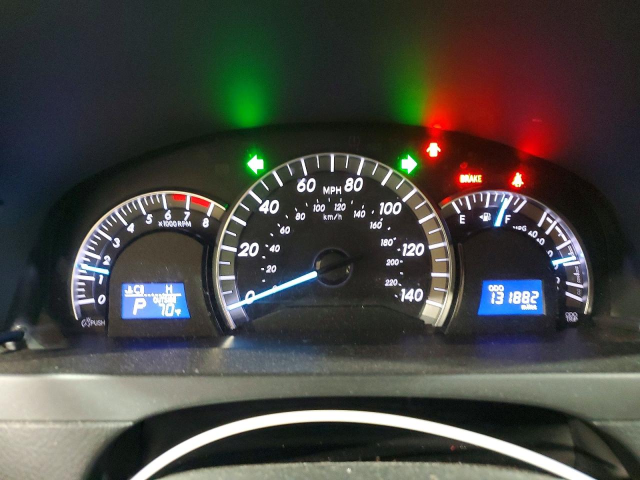 2013 TOYOTA CAMRY SE photo 9