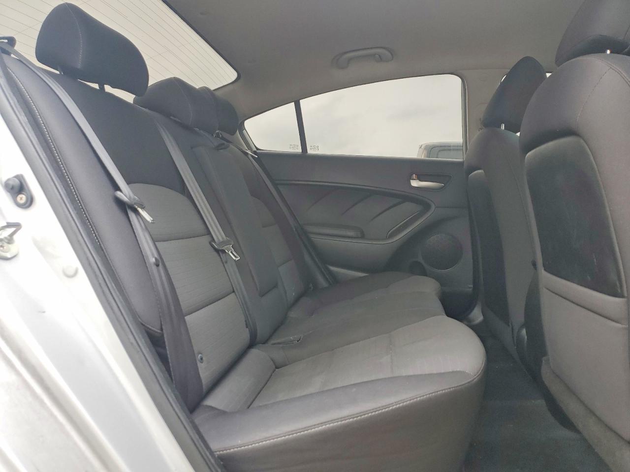 2018 KIA FORTE LX photo 28