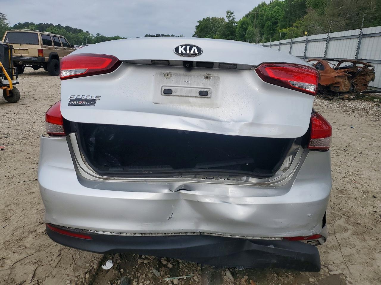 2018 KIA FORTE LX photo 16