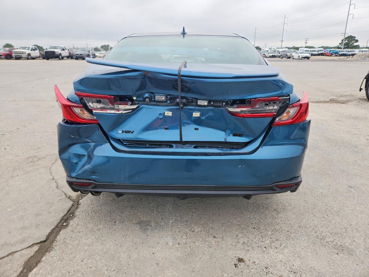 2026 TOYOTA CAMRY SE photo 6
