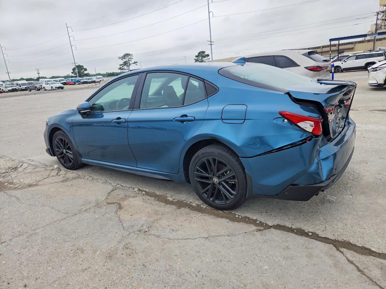 2026 TOYOTA CAMRY SE photo 2