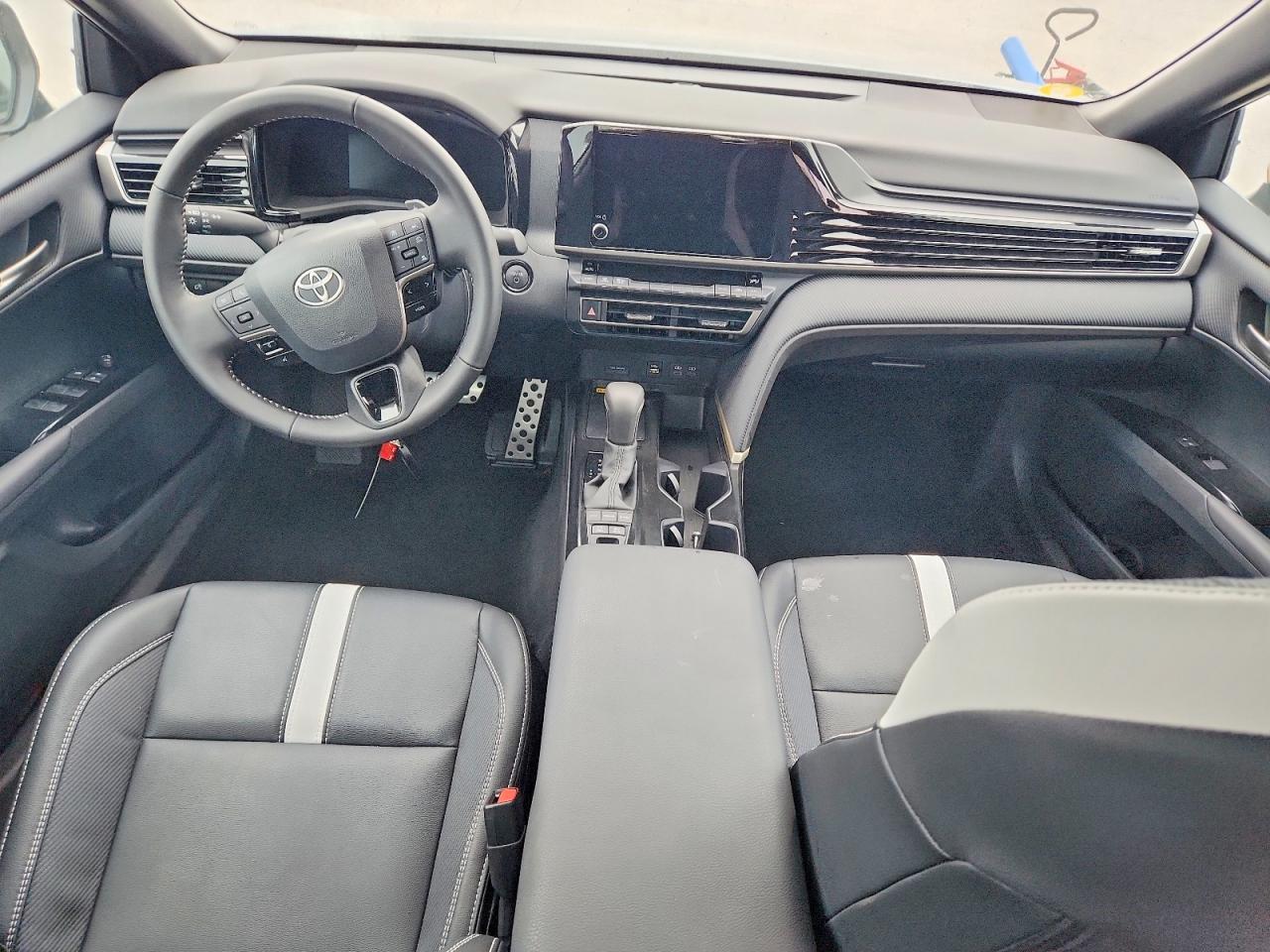 2026 TOYOTA CAMRY SE photo 8