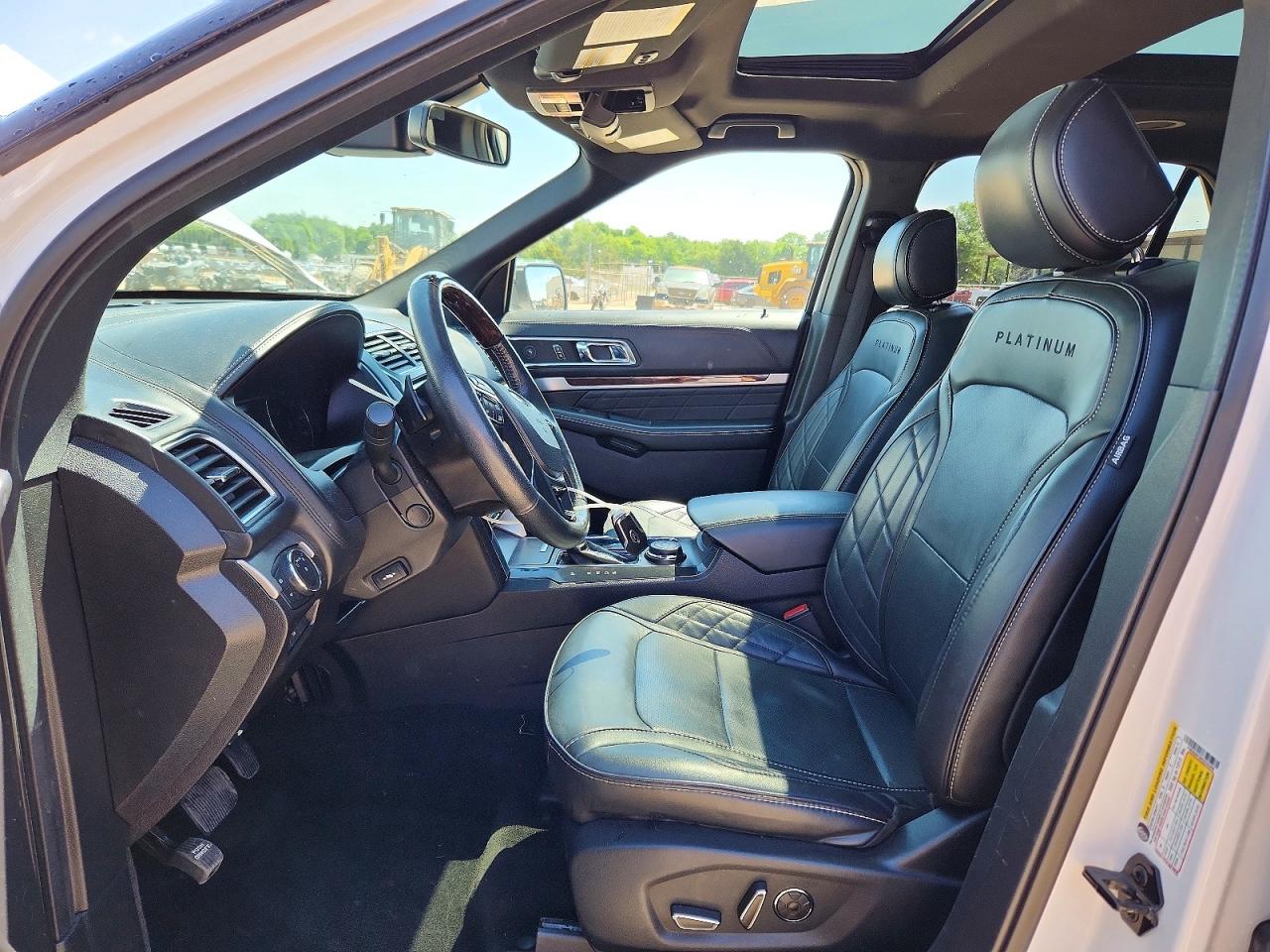 2017 FORD EXPLORER PLATINUM photo 19