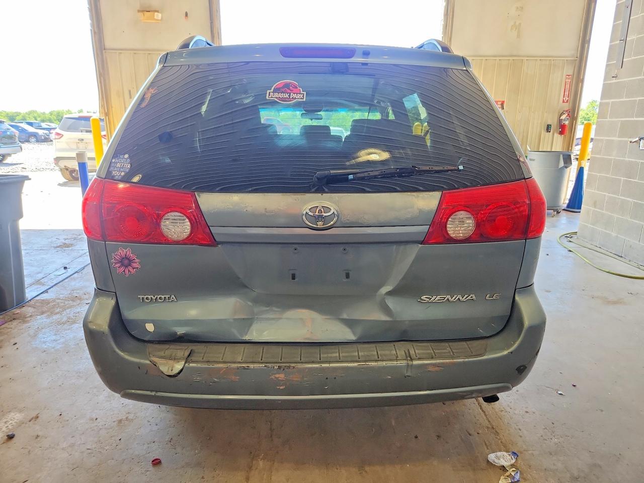 2008 TOYOTA SIENNA LE 8-PASSENGER photo 11
