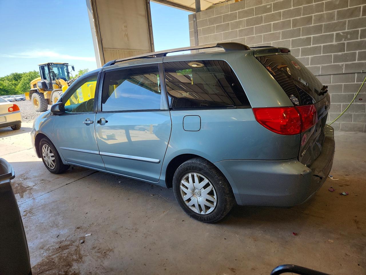 2008 TOYOTA SIENNA LE 8-PASSENGER photo 3