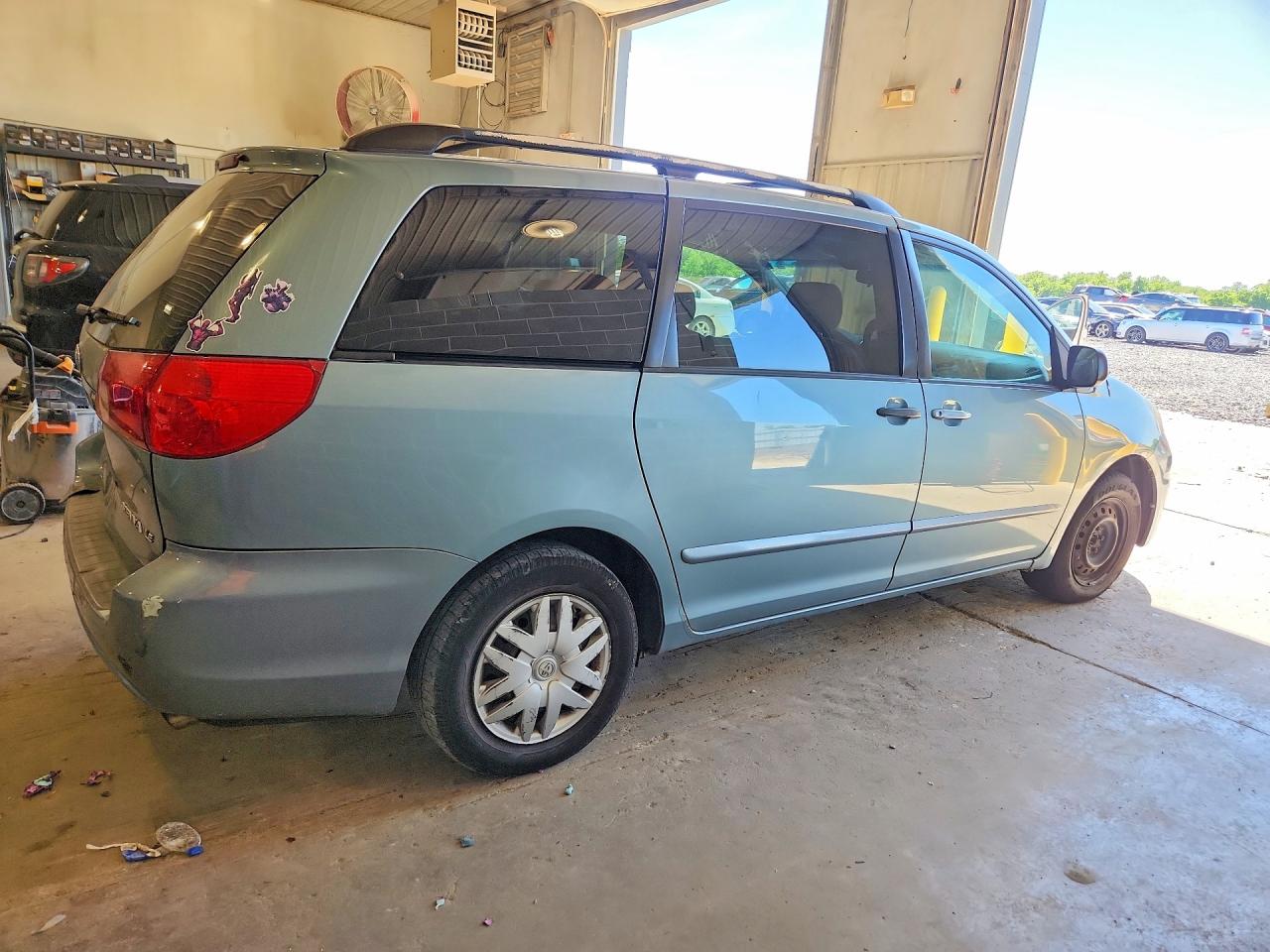 2008 TOYOTA SIENNA LE 8-PASSENGER photo 5