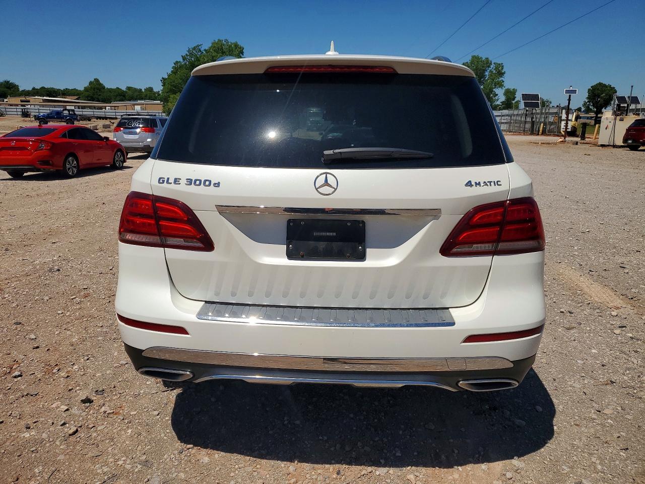 2016 MERCEDES-BENZ GLE 300D 4MATIC photo 11