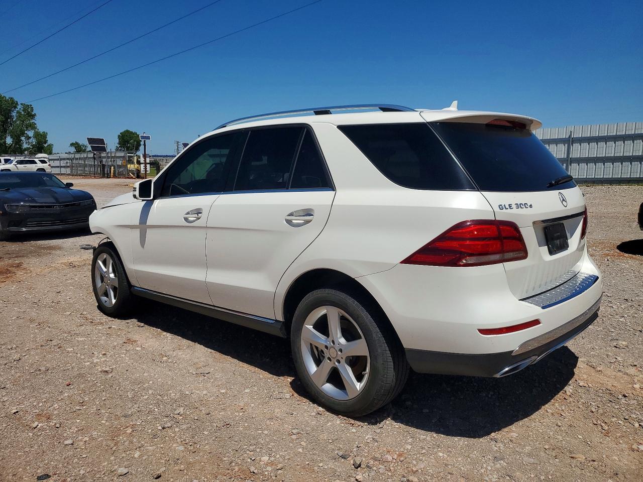 2016 MERCEDES-BENZ GLE 300D 4MATIC photo 3