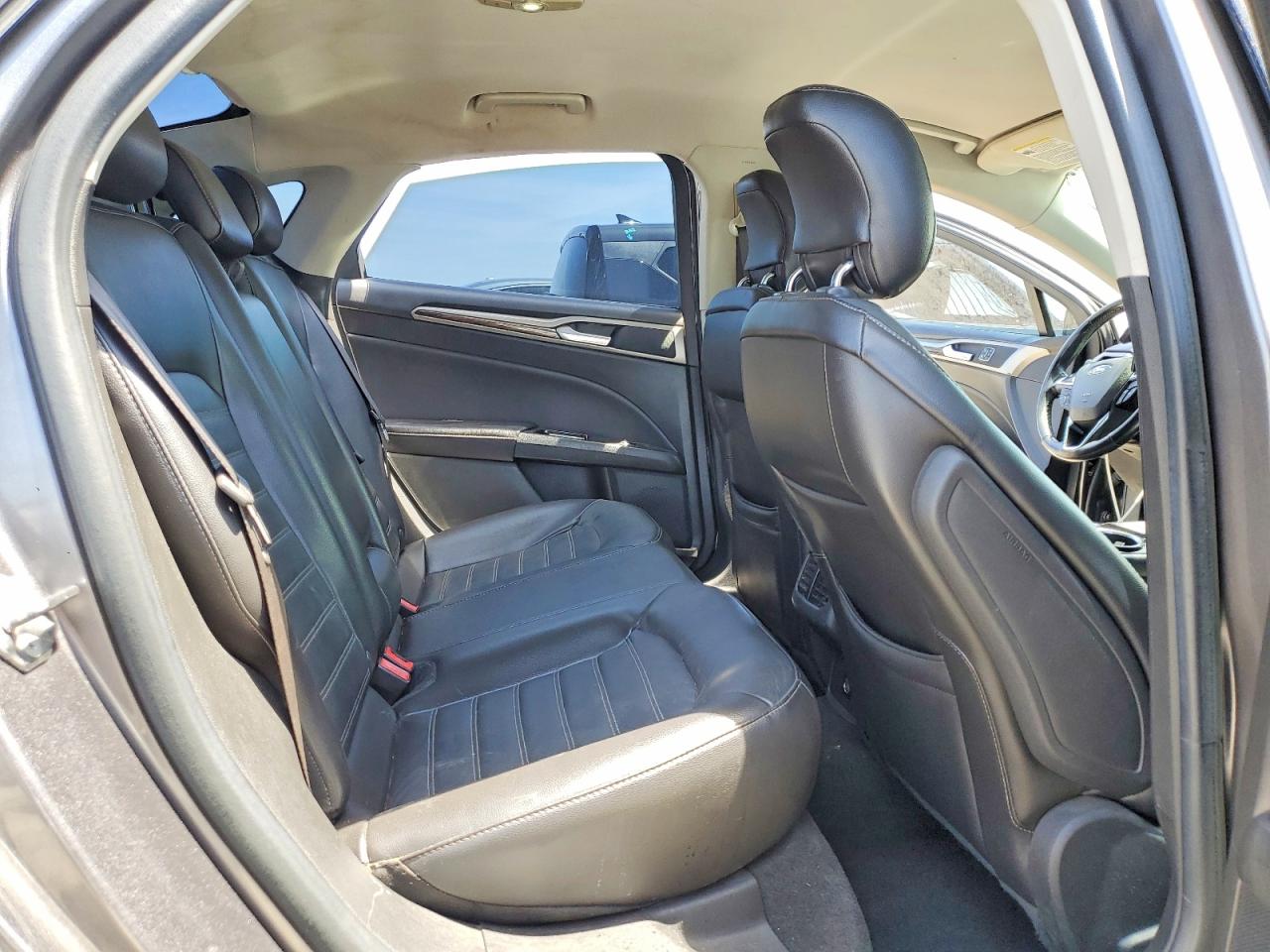 2013 FORD FUSION SE photo 19