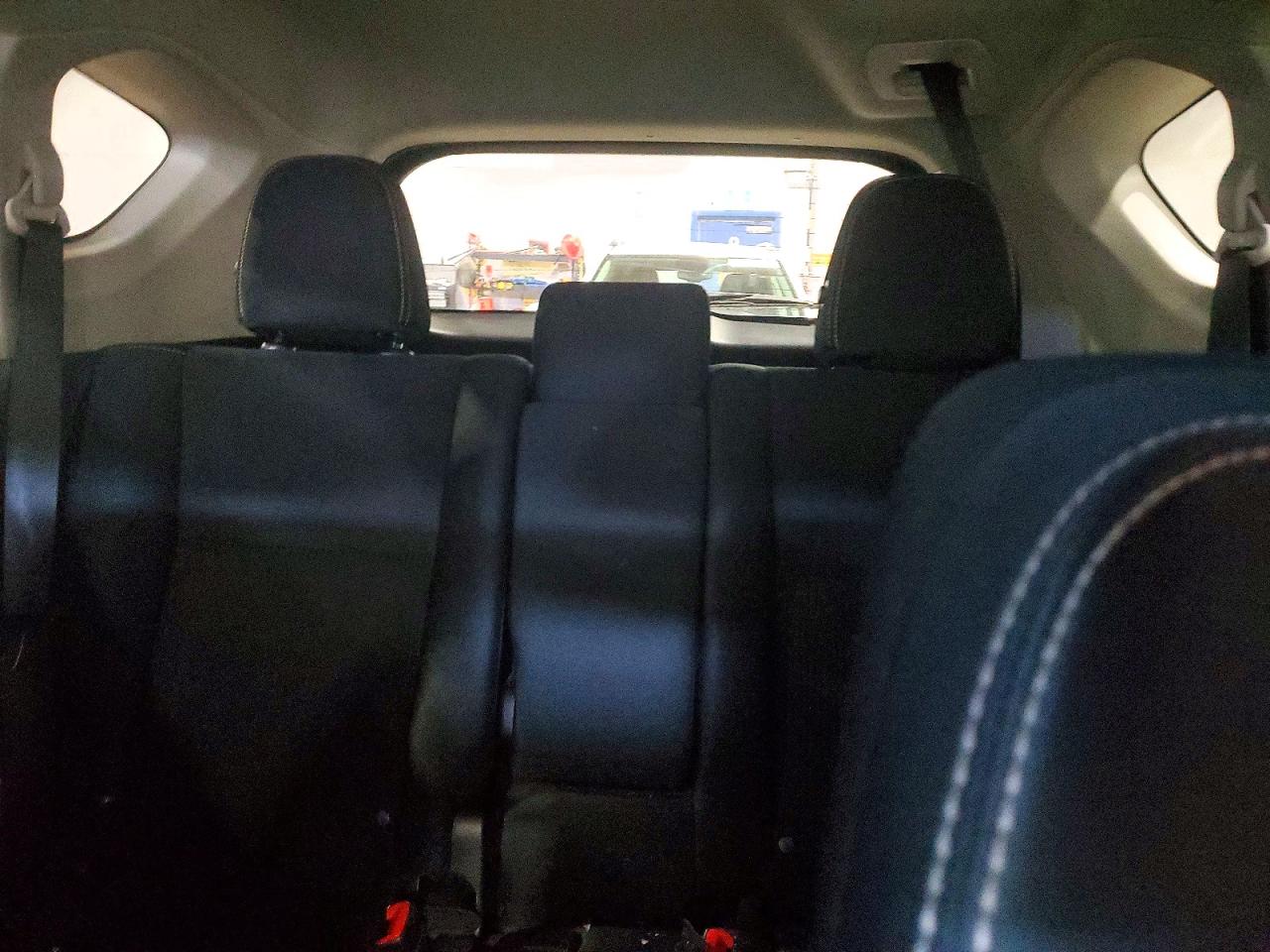 2013 TOYOTA RAV4 XLE photo 28