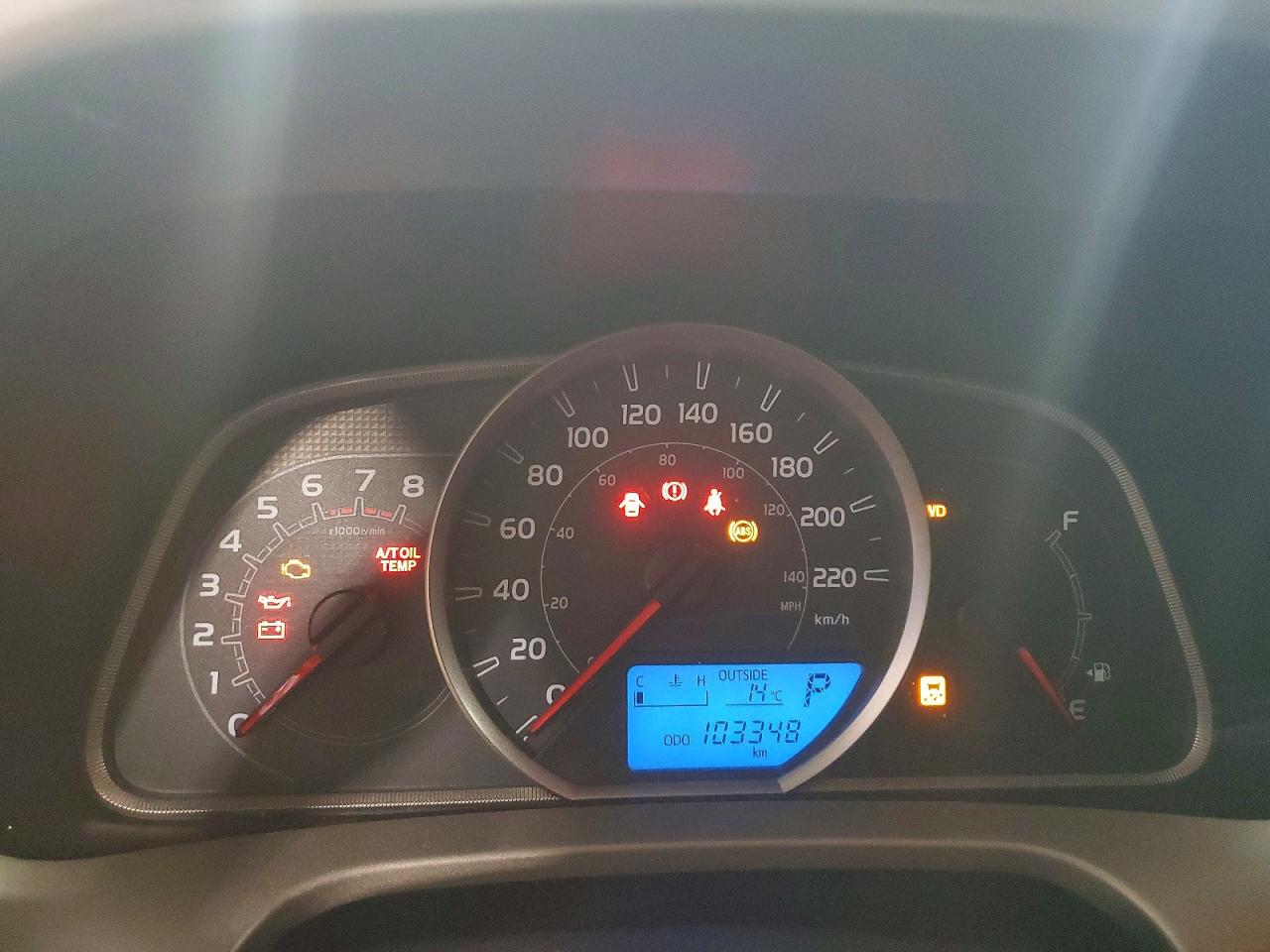 2013 TOYOTA RAV4 XLE photo 25