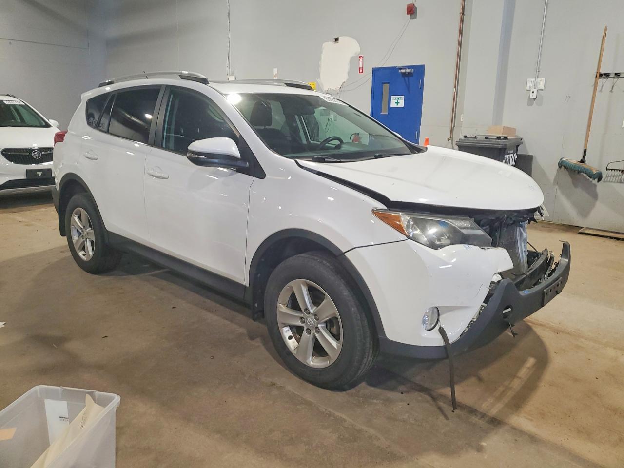 2013 TOYOTA RAV4 XLE photo 10