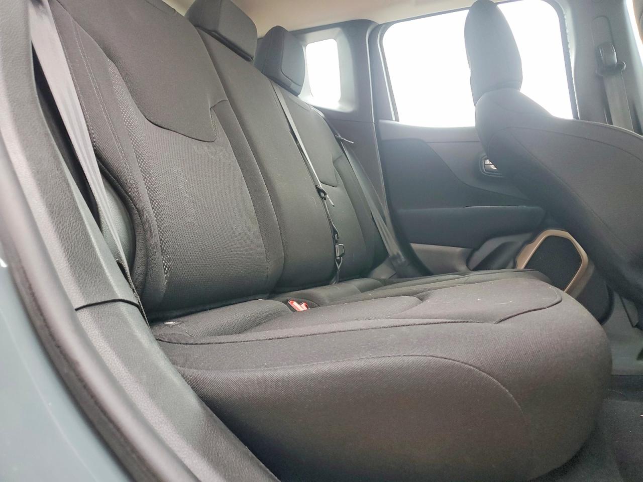 2017 JEEP RENEGADE SPORT photo 10