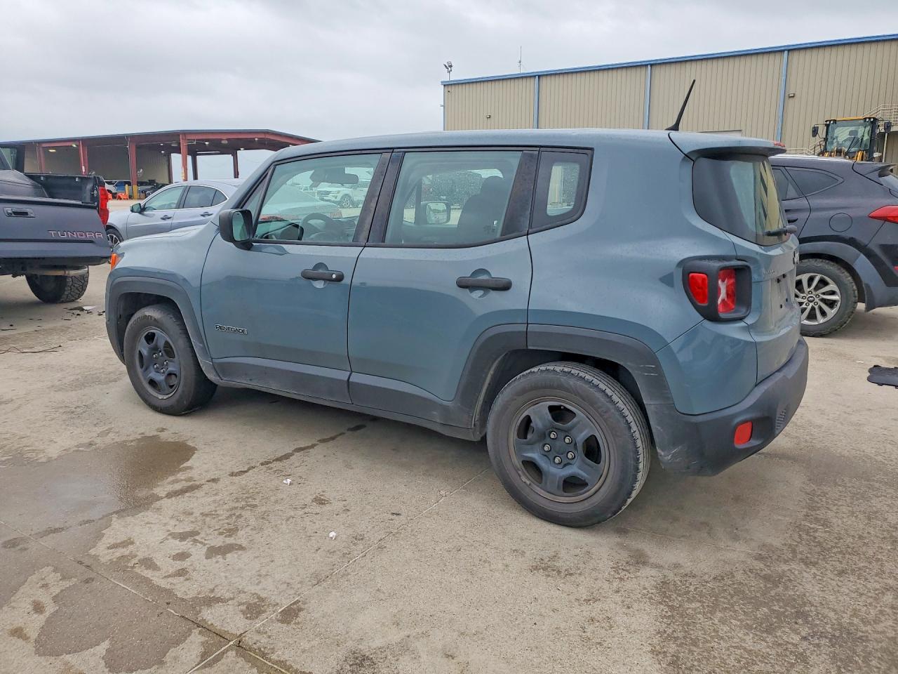 2017 JEEP RENEGADE SPORT photo 2
